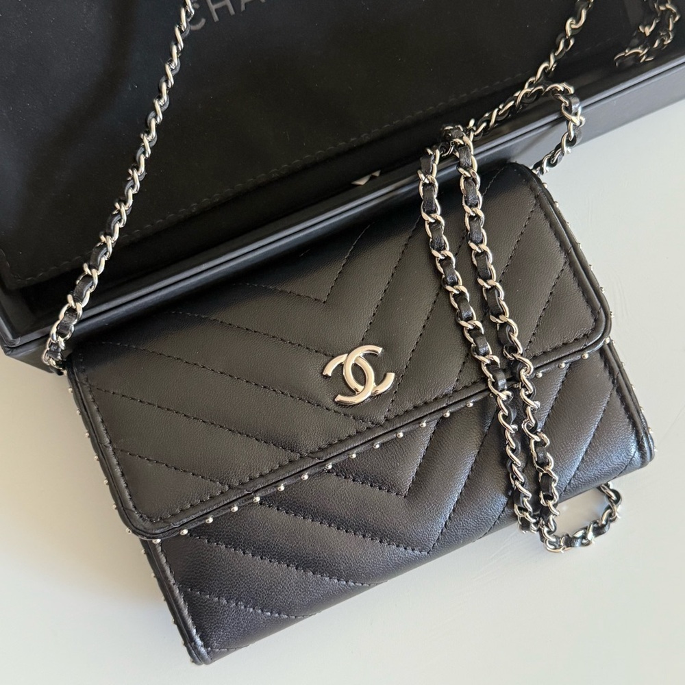 Rare Chanel wallet crossbody bag